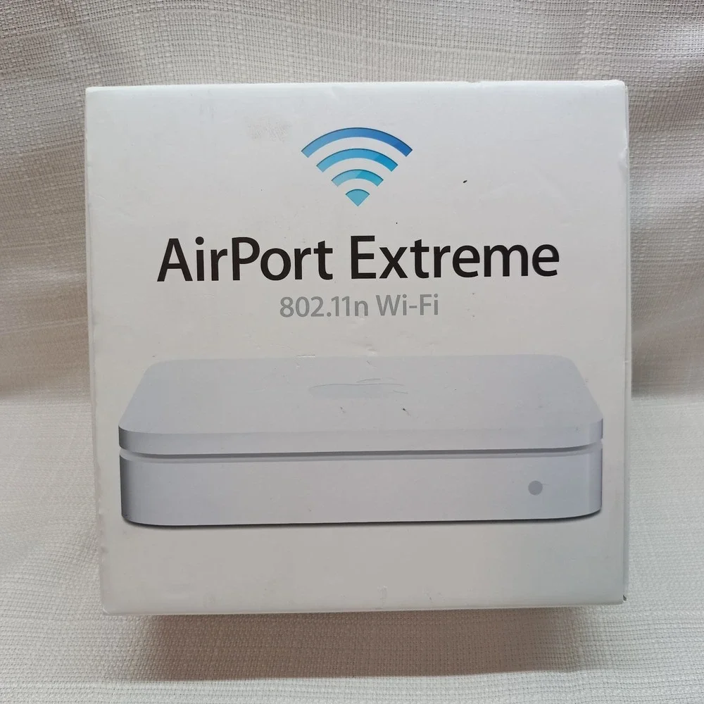 Apple Airport Extreme 802.11n 5th Gen A1408 White Wireless‎ Router
